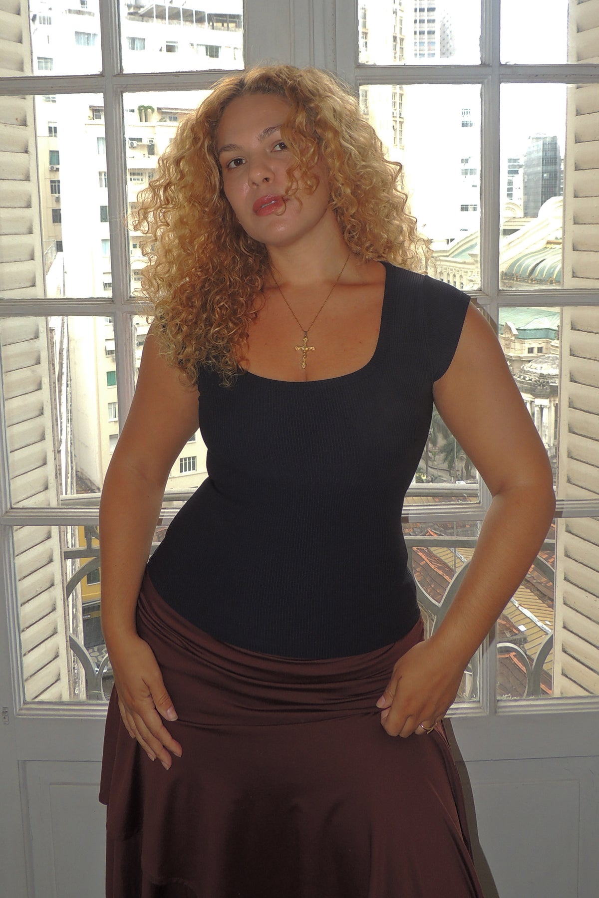 Blusa Manguinha Decote Redondo Longa